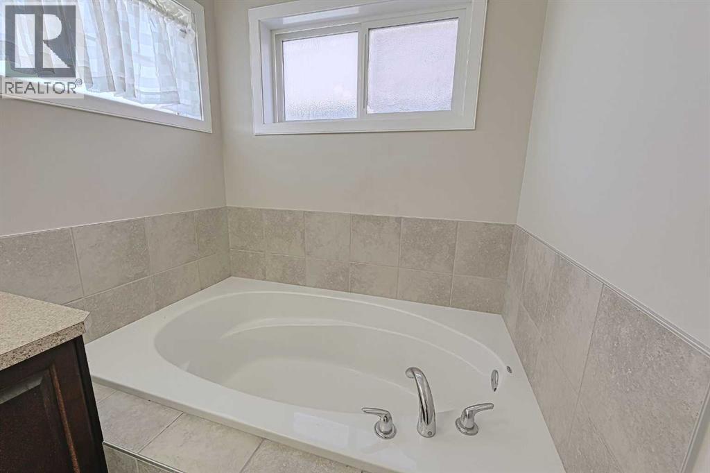 4 Kincora Mews NW, Calgary, Alberta