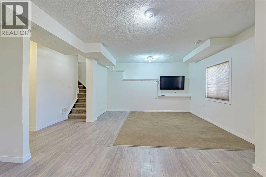 Single Family House for Sale in  Kincora Mews NW Kincora Calgary 