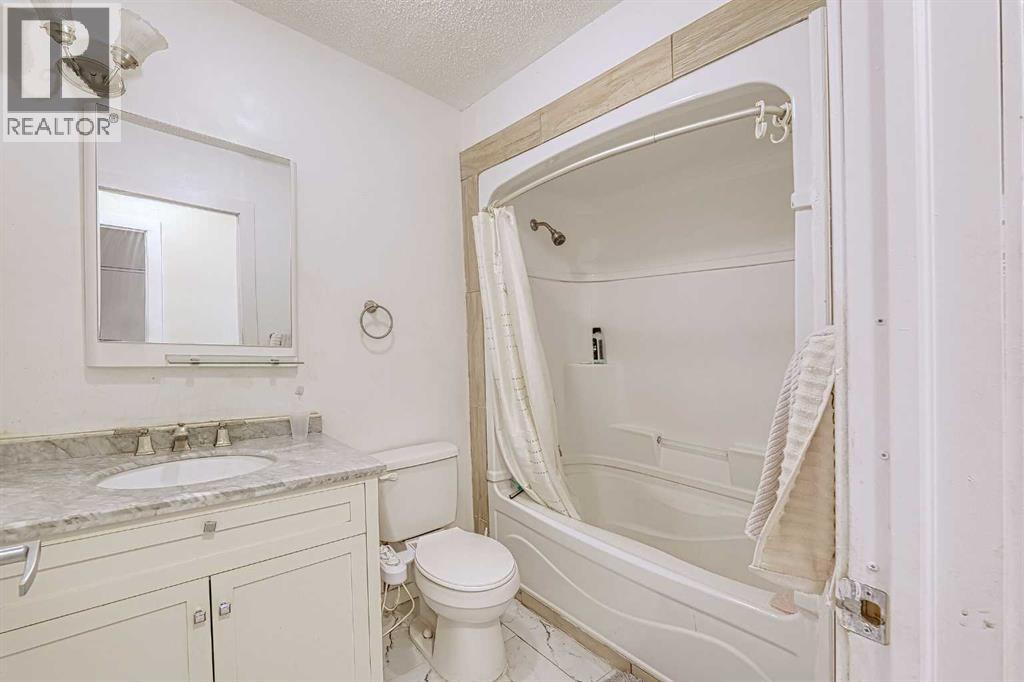 Single Family House for Sale in  Kincora Mews NW Kincora Calgary 