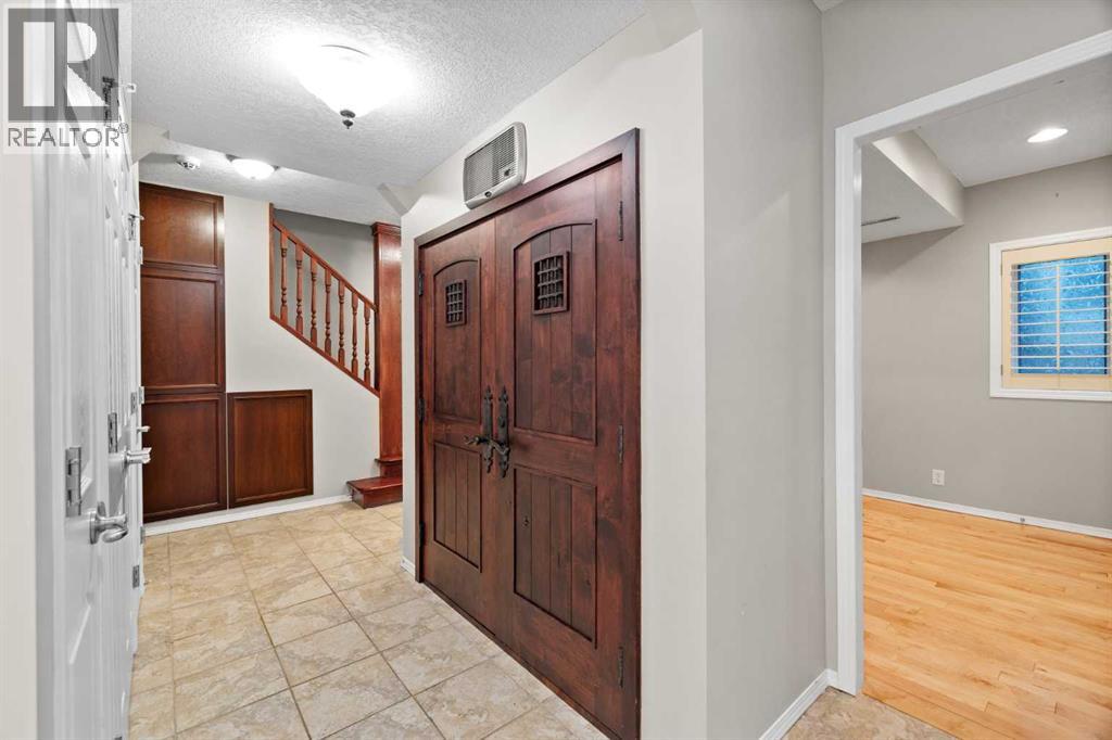 Single Family House for Sale in  Valley Ridge Drive NW Valley Ridge Calgary 