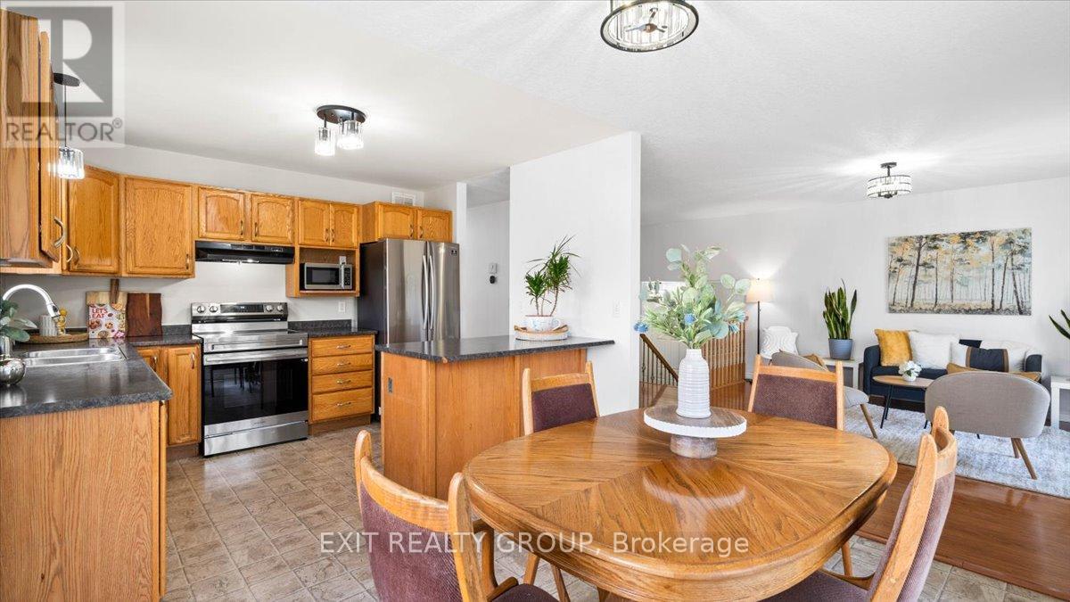 Photo 10 of 323 Mapleview Road, Quinte West ON