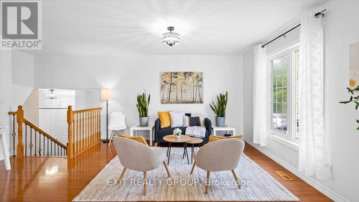 Photo 11 of 323 Mapleview Road, Quinte West ON