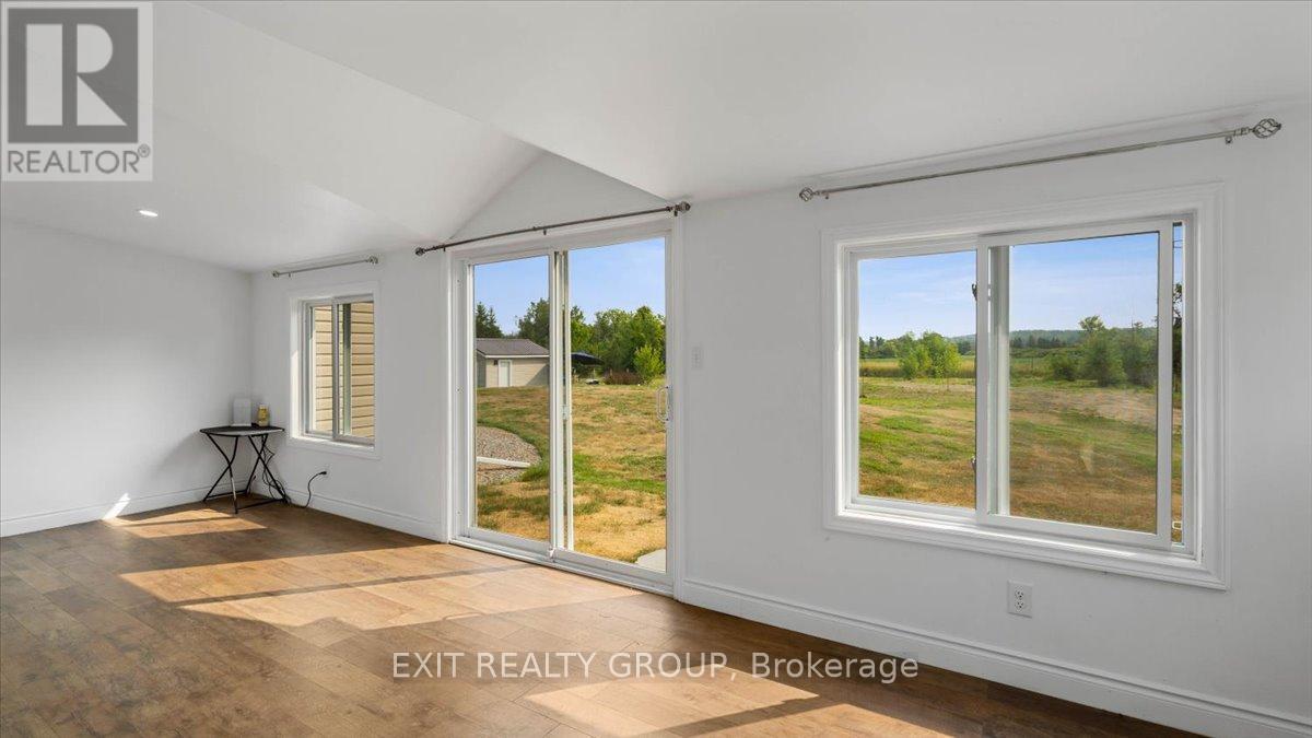 Photo 22 of 323 Mapleview Road, Quinte West ON