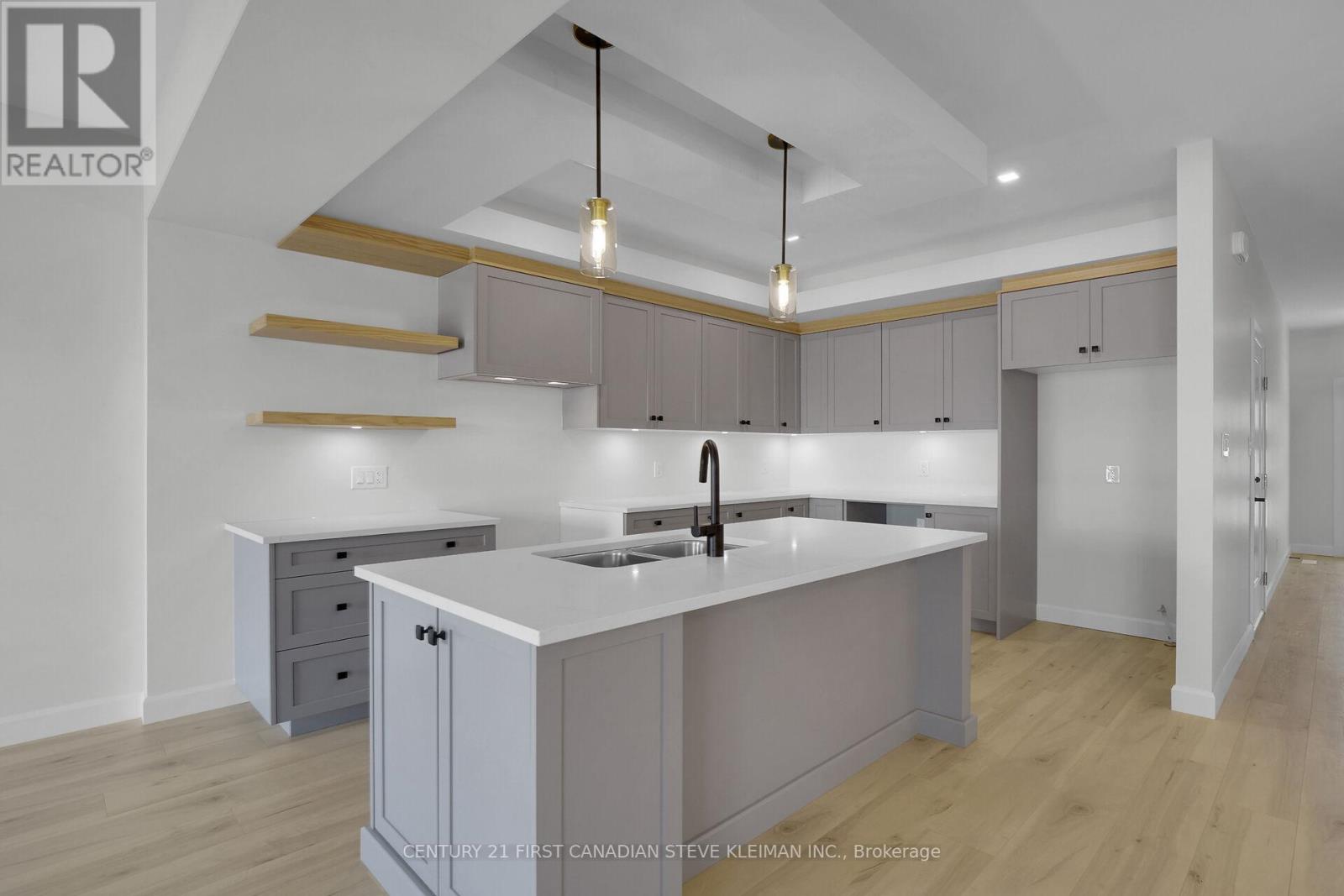 Photo 10 of 67 2700 Buroak Drive, London North ON