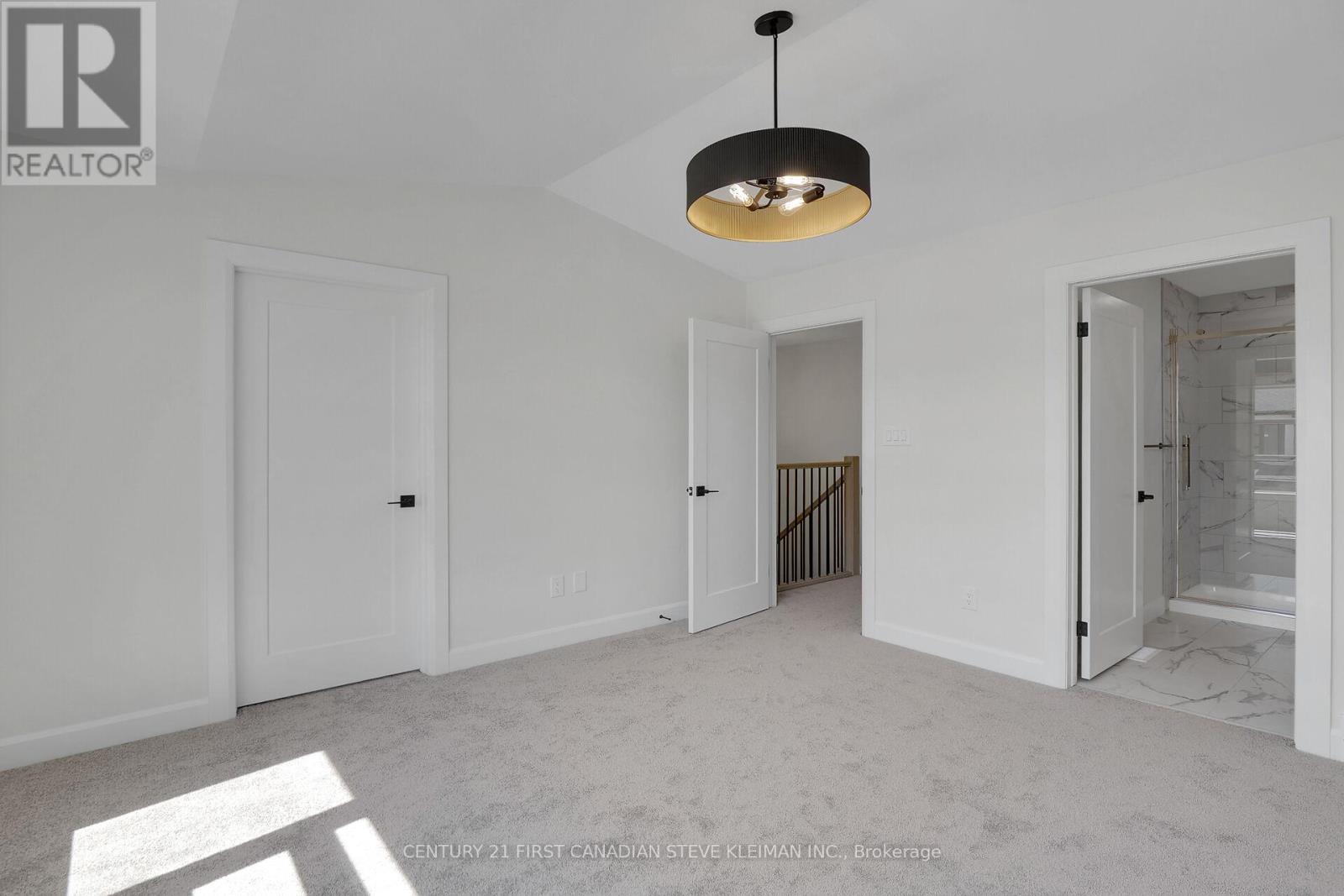 Photo 33 of 67 2700 Buroak Drive, London North ON