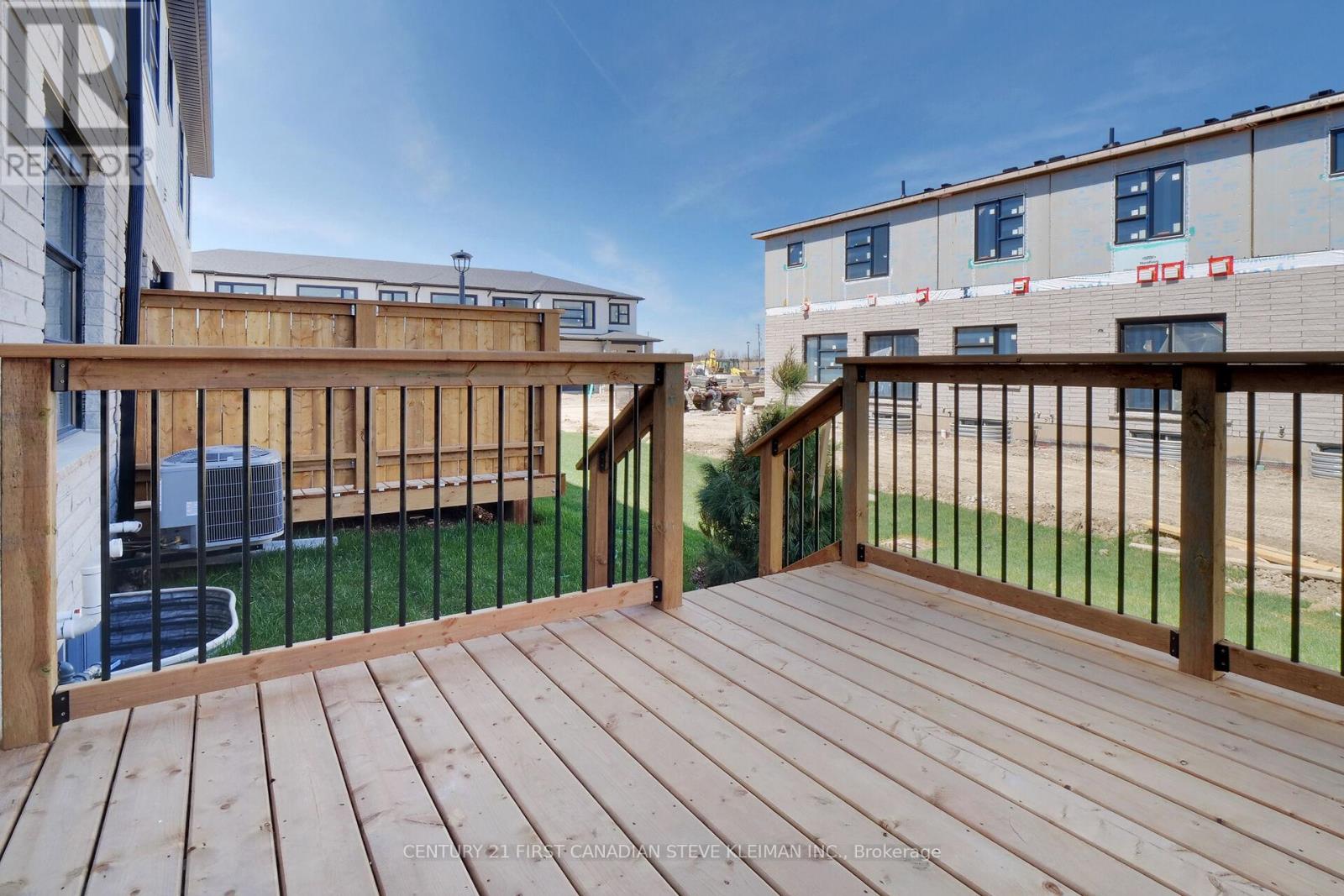 Photo 17 of 67 2700 Buroak Drive, London North ON