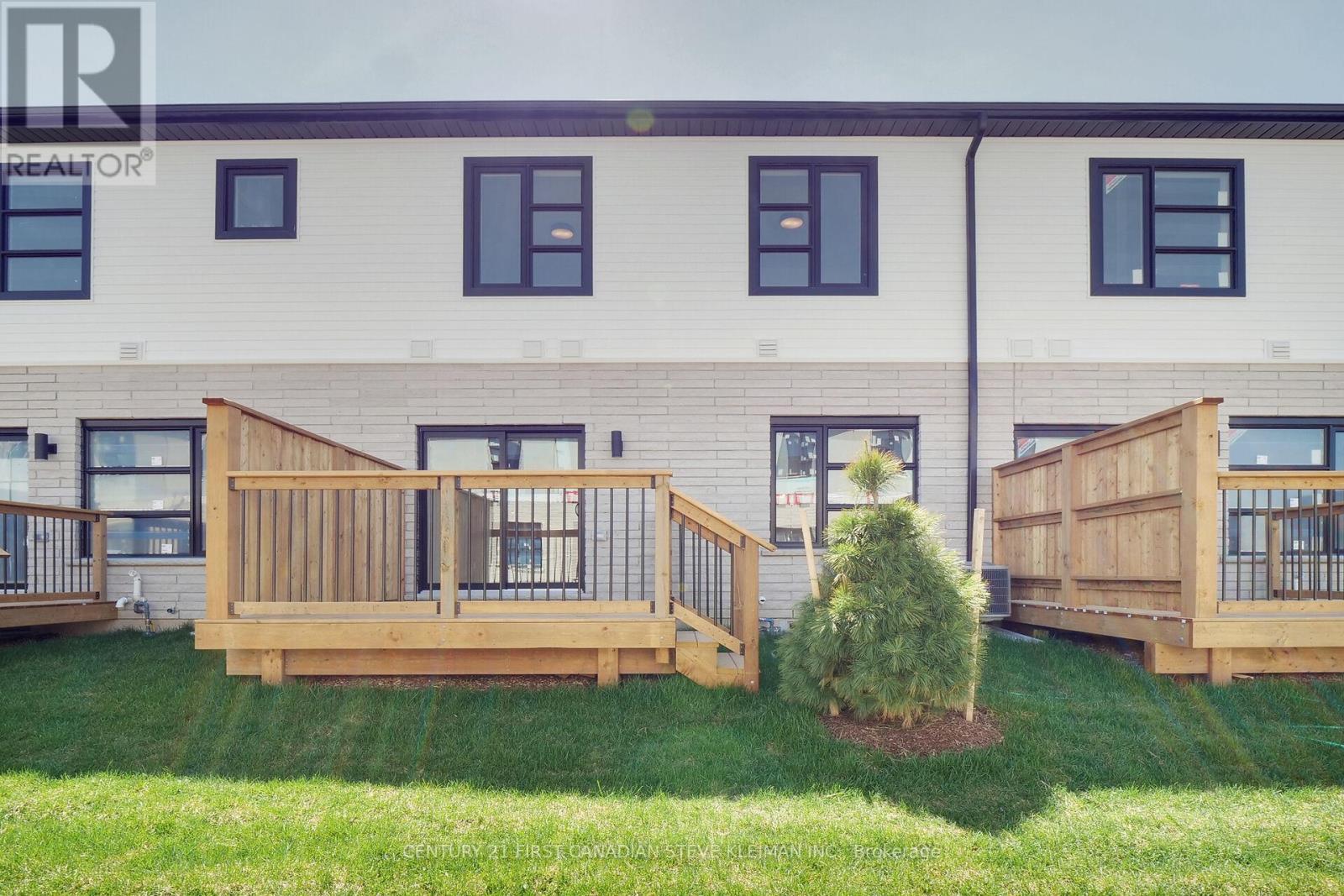 Photo 31 of 67 2700 Buroak Drive, London North ON