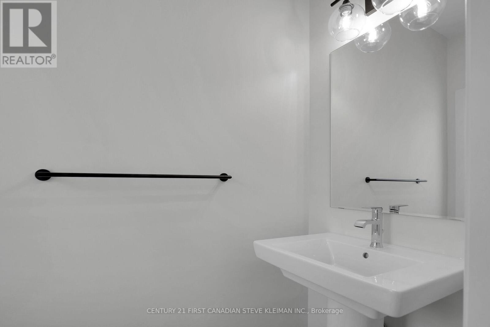 Photo 26 of 67 2700 Buroak Drive, London North ON