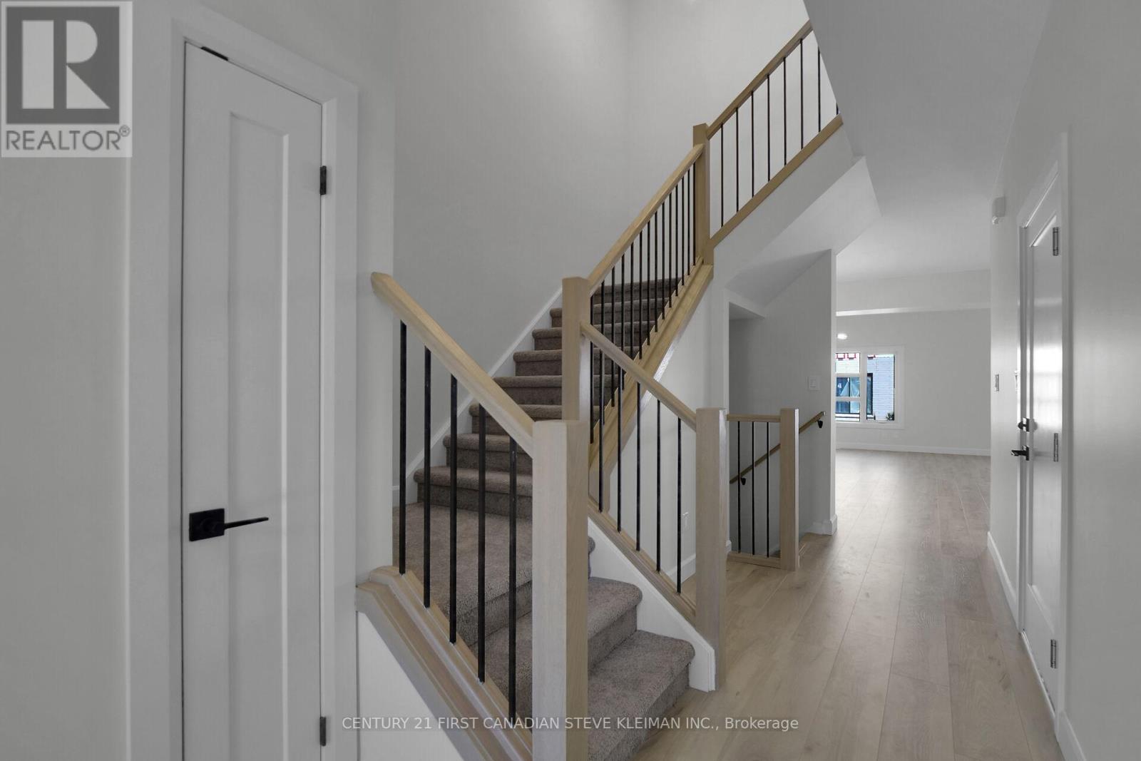 Photo 23 of 67 2700 Buroak Drive, London North ON