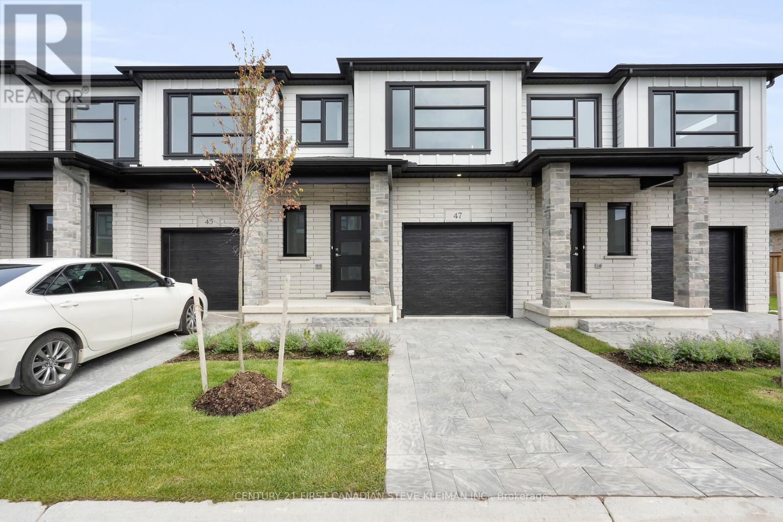 Photo 12 of 47 2700 Buroak Drive, London North ON