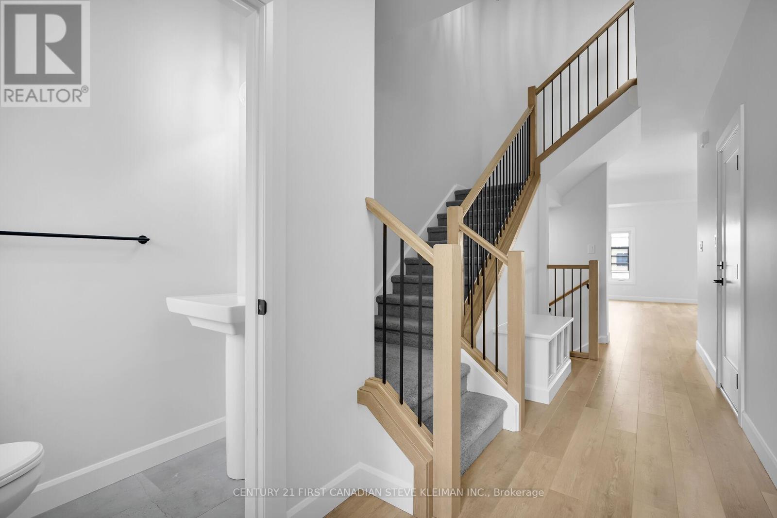 Photo 26 of 47 2700 Buroak Drive, London North ON