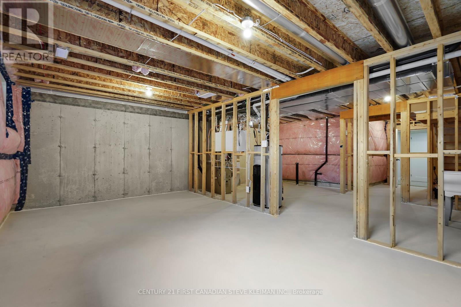 Photo 23 of 47 2700 Buroak Drive, London North ON