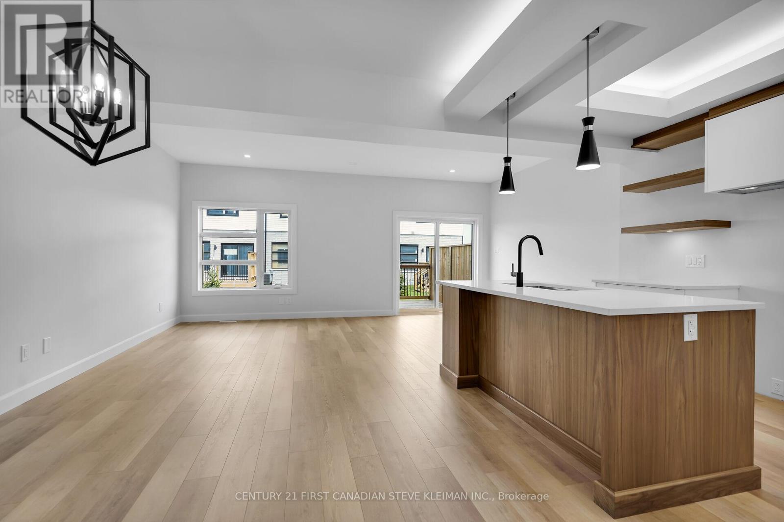 Photo 4 of 47 2700 Buroak Drive, London North ON