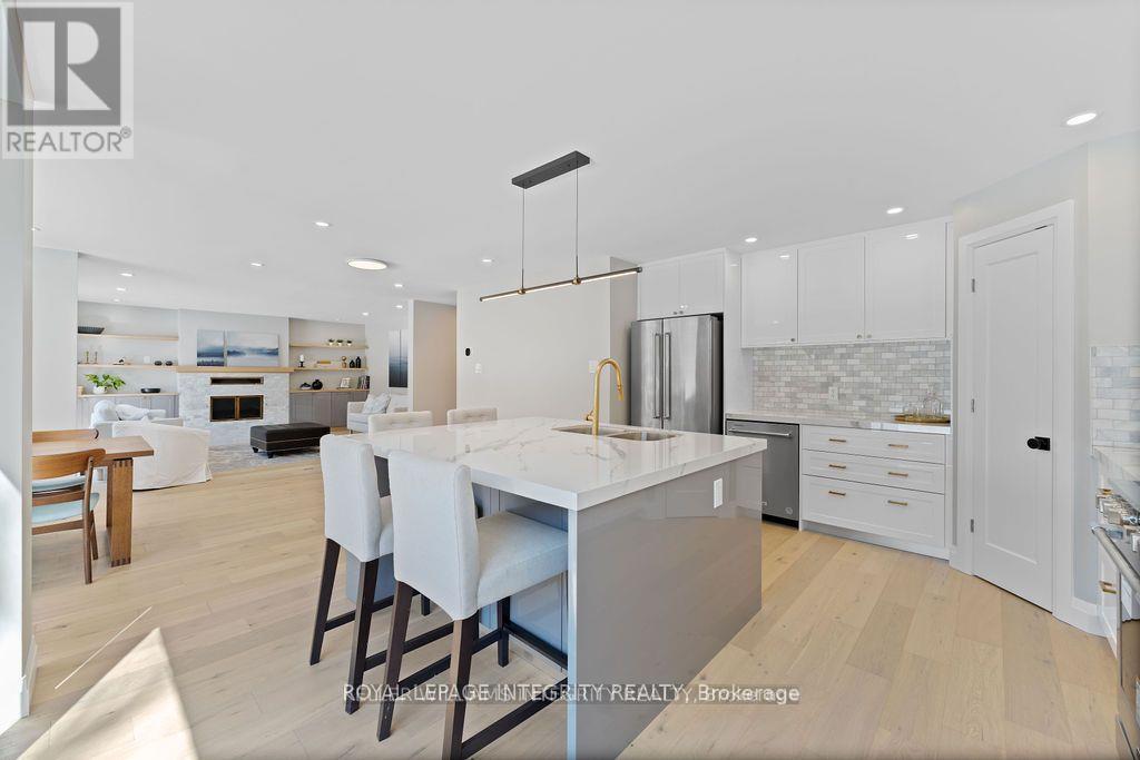 Photo 16 of 3440 Woodroffe Avenue, Ottawa ON