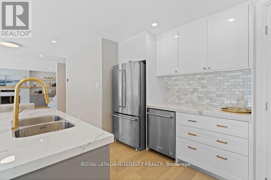 Photo 17 of 3440 Woodroffe Avenue, Ottawa ON