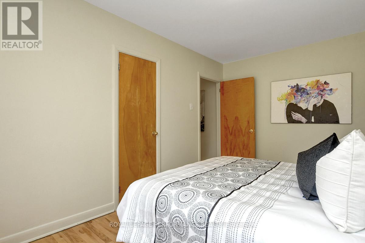 Photo 15 of 617 Gardenvale Road, Ottawa ON
