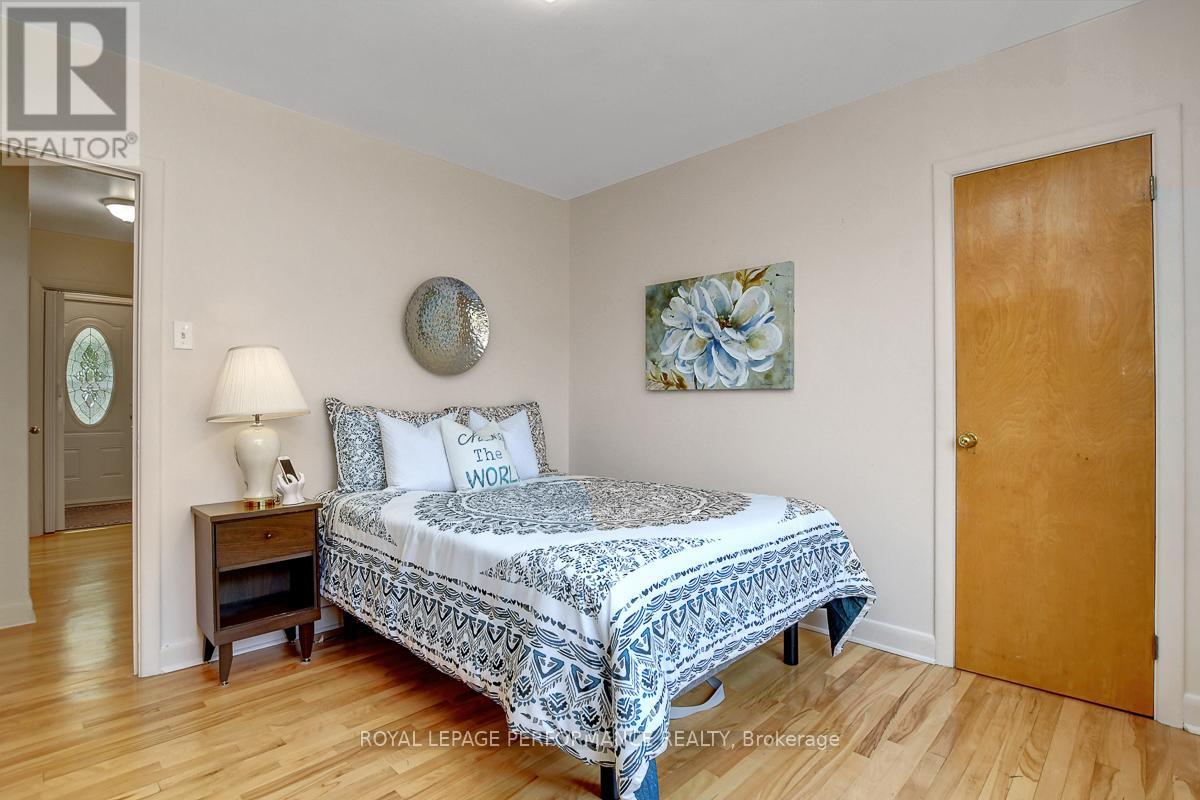 Photo 16 of 617 Gardenvale Road, Ottawa ON