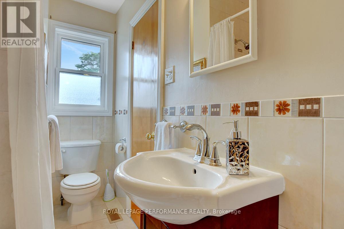 Photo 23 of 617 Gardenvale Road, Ottawa ON