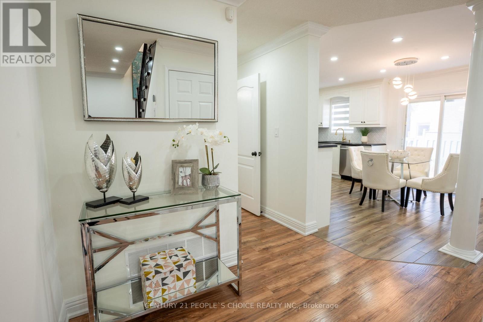 Photo 11 of 111 Brisdale Drive, Brampton ON