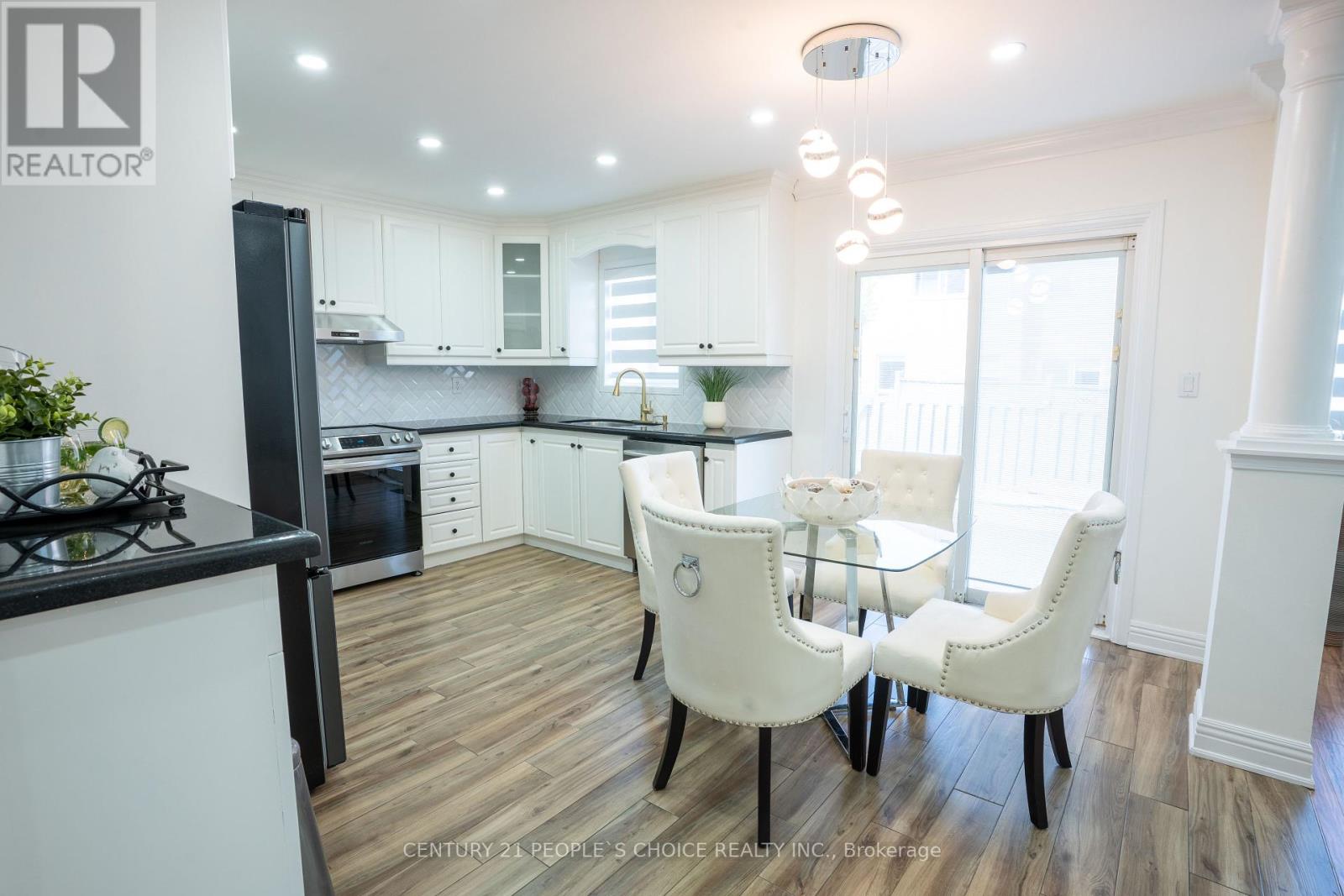 Photo 14 of 111 Brisdale Drive, Brampton ON