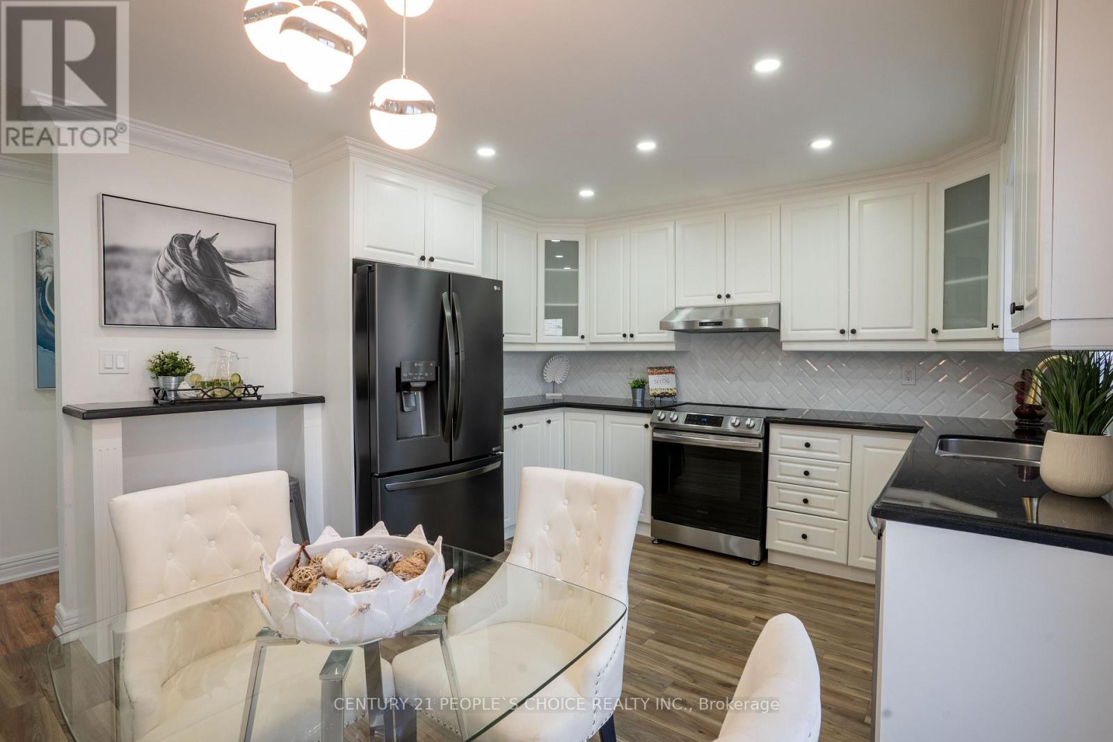 Photo 17 of 111 Brisdale Drive, Brampton ON