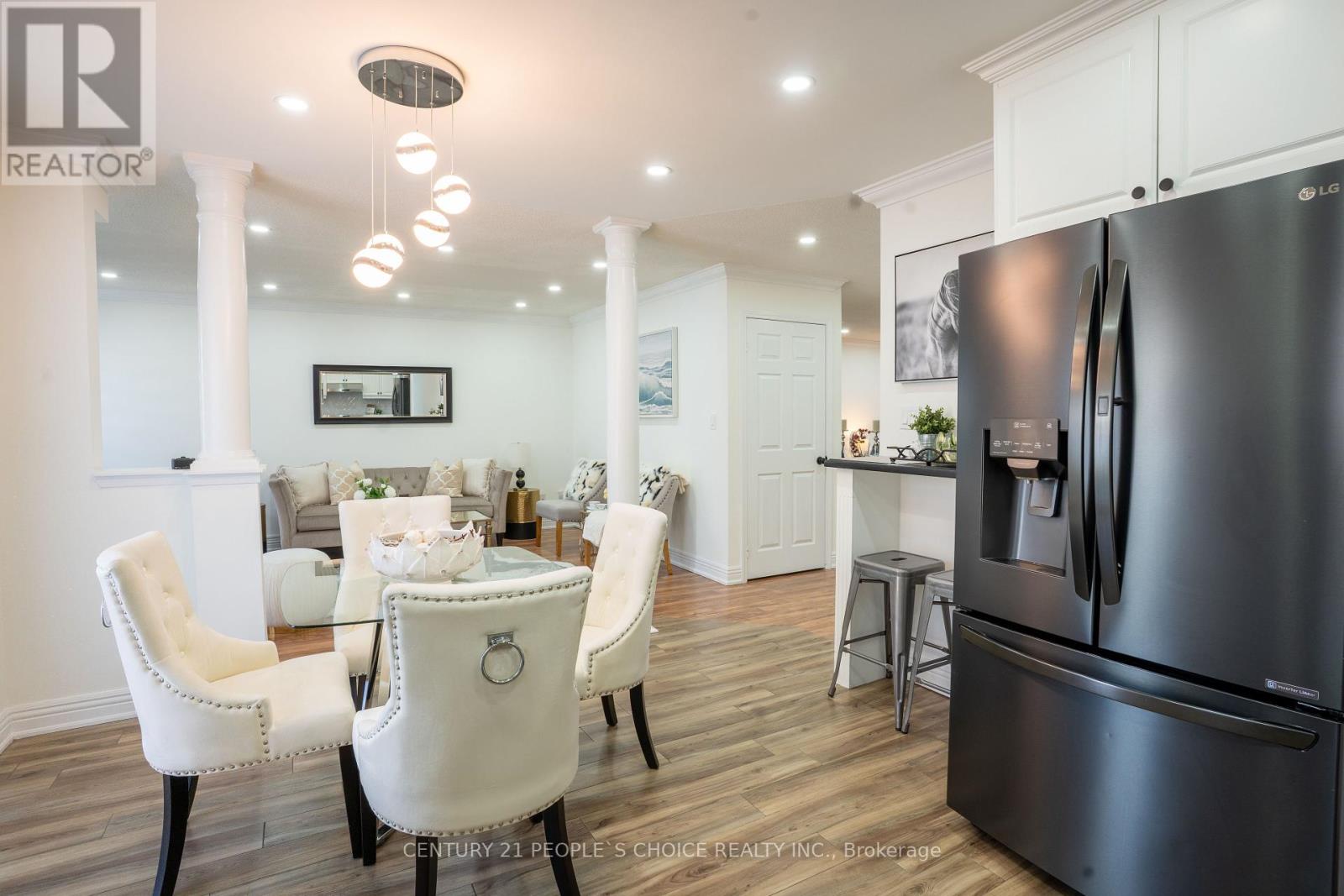 Photo 18 of 111 Brisdale Drive, Brampton ON