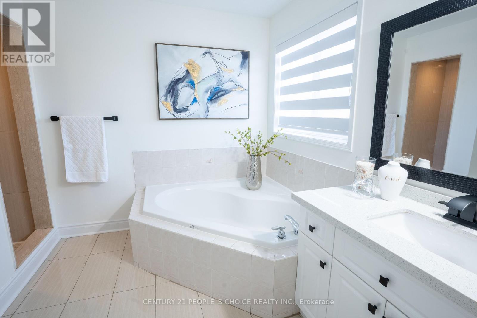 Photo 27 of 111 Brisdale Drive, Brampton ON
