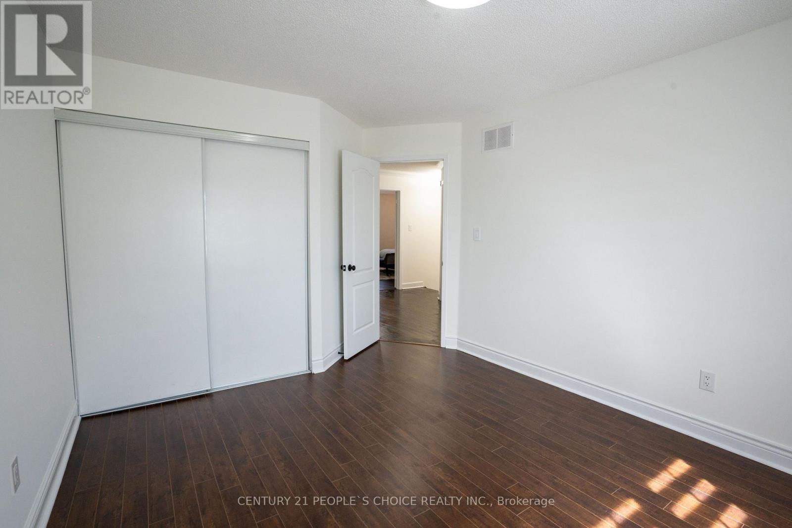 Photo 33 of 111 Brisdale Drive, Brampton ON