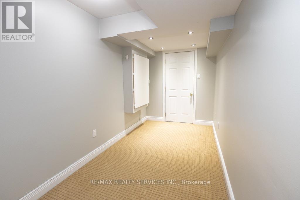 Photo 3 of 5279 Palmetto Place, Mississauga ON