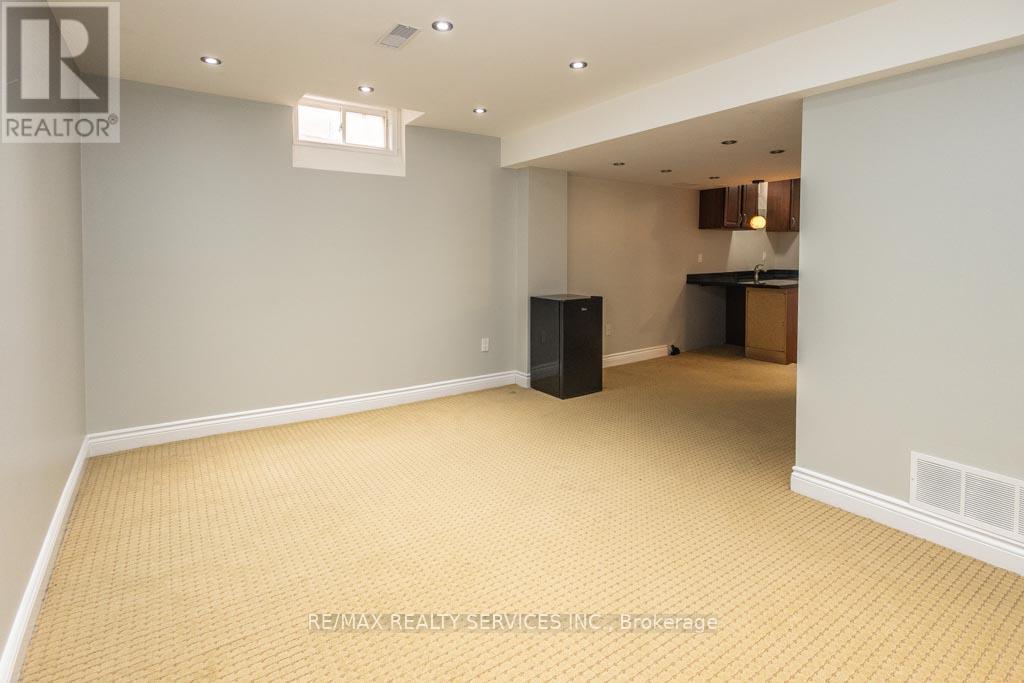Photo 14 of 5279 Palmetto Place, Mississauga ON