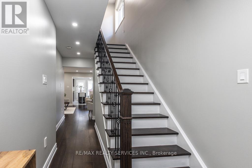 Photo 13 of 5279 Palmetto Place, Mississauga ON