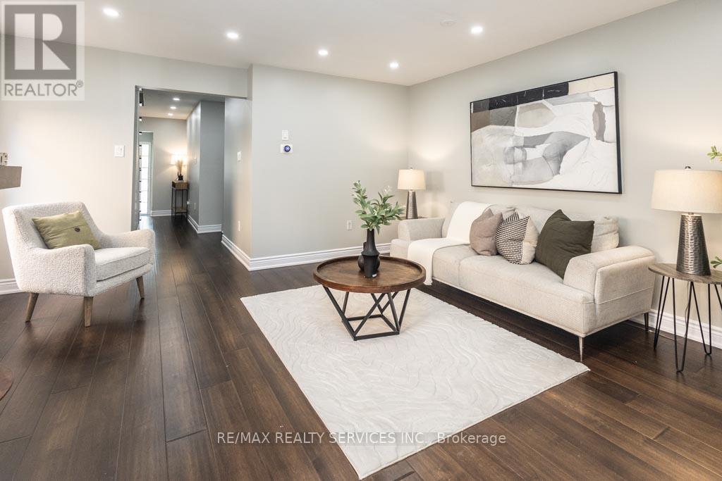 Photo 7 of 5279 Palmetto Place, Mississauga ON