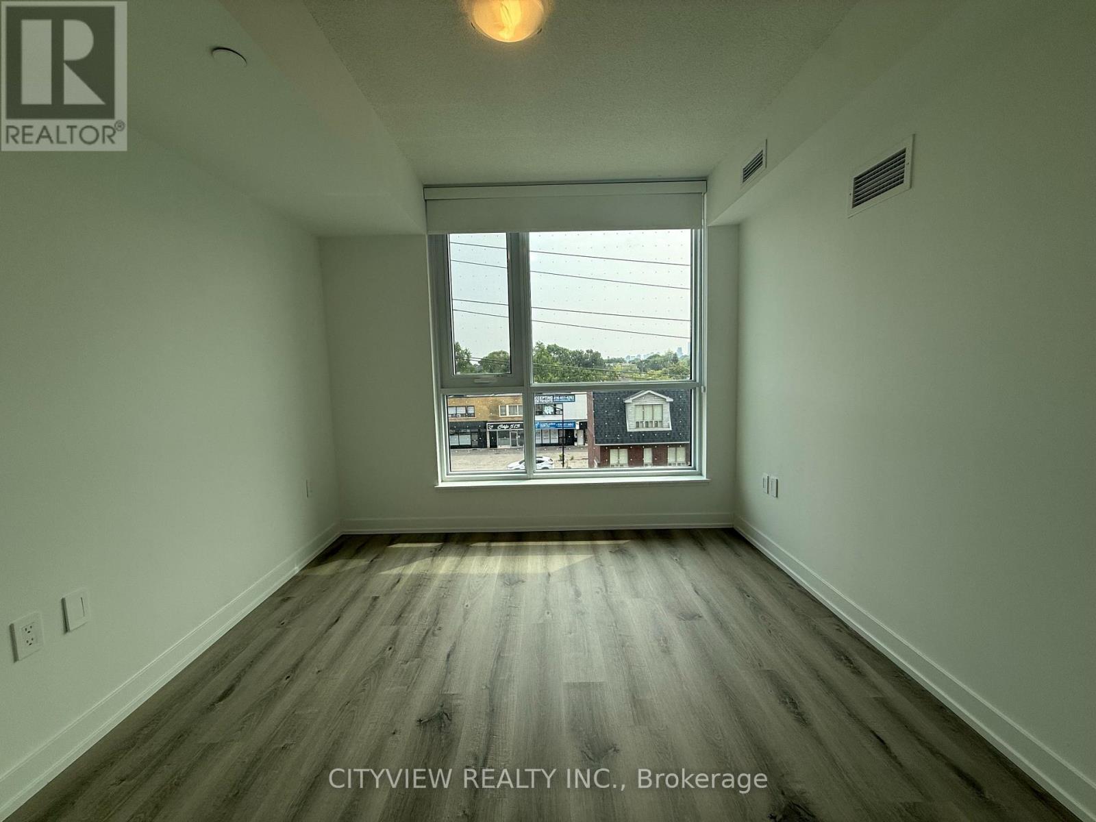 Photo 6 of 413 556 Marlee Avenue, Toronto ON