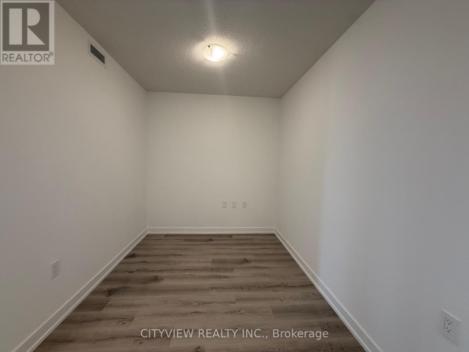 Photo 2 of 413 556 Marlee Avenue, Toronto ON