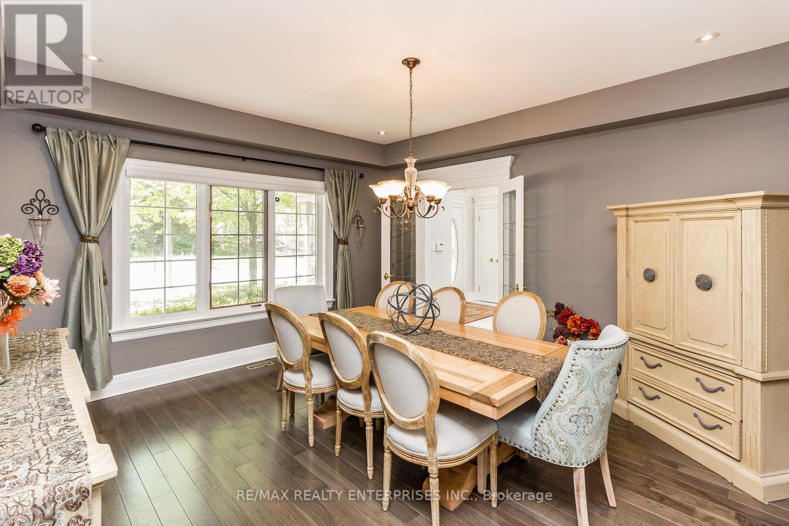 Photo 32 of 2045 Heartwood Court, Mississauga ON