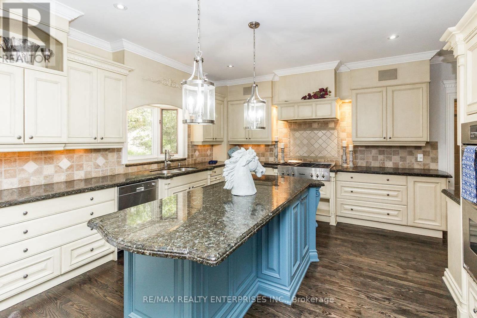 Photo 30 of 2045 Heartwood Court, Mississauga ON