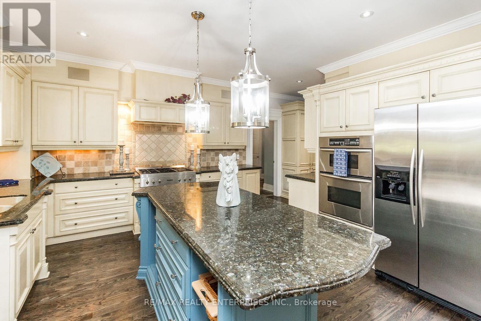 Photo 22 of 2045 Heartwood Court, Mississauga ON