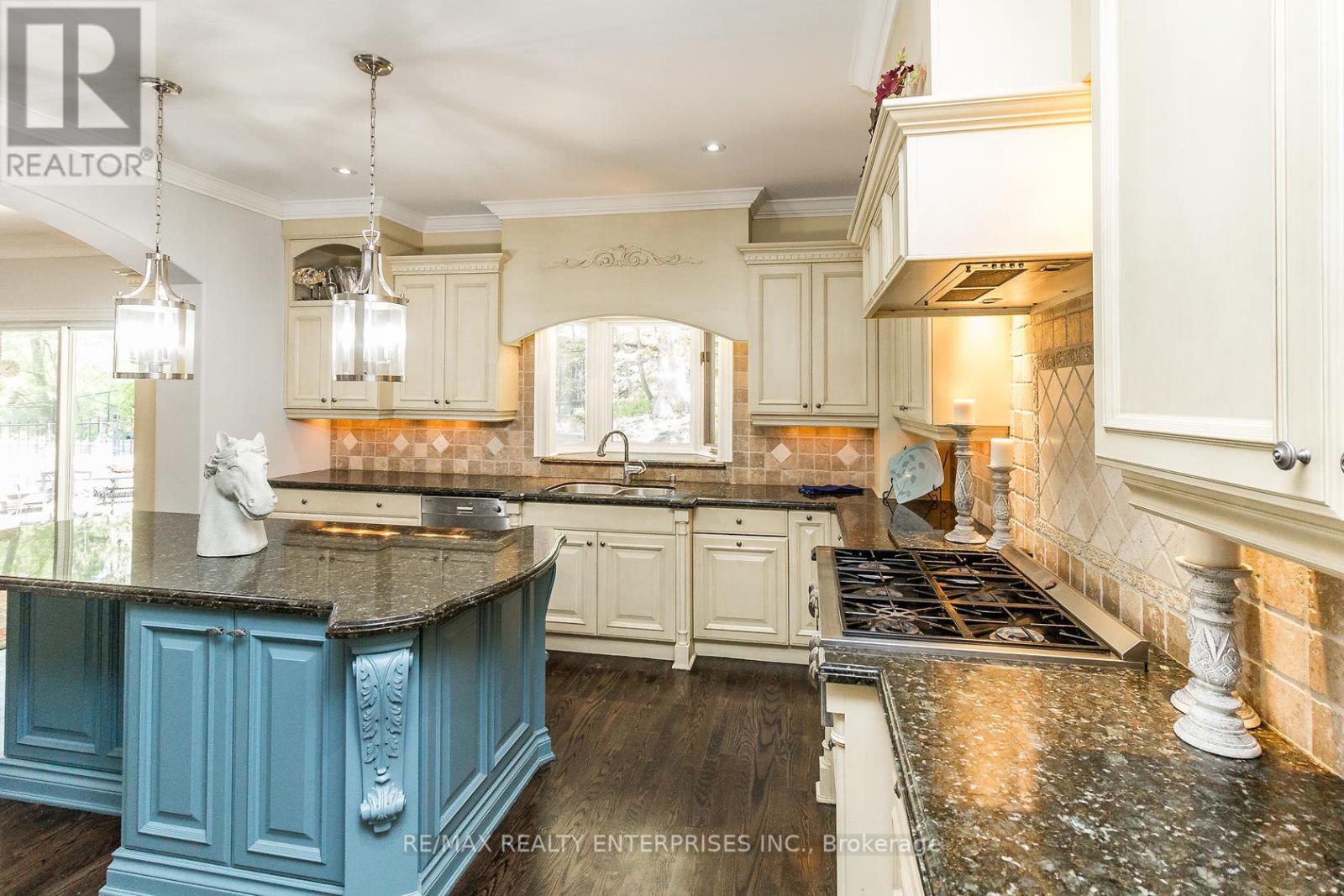 Photo 46 of 2045 Heartwood Court, Mississauga ON