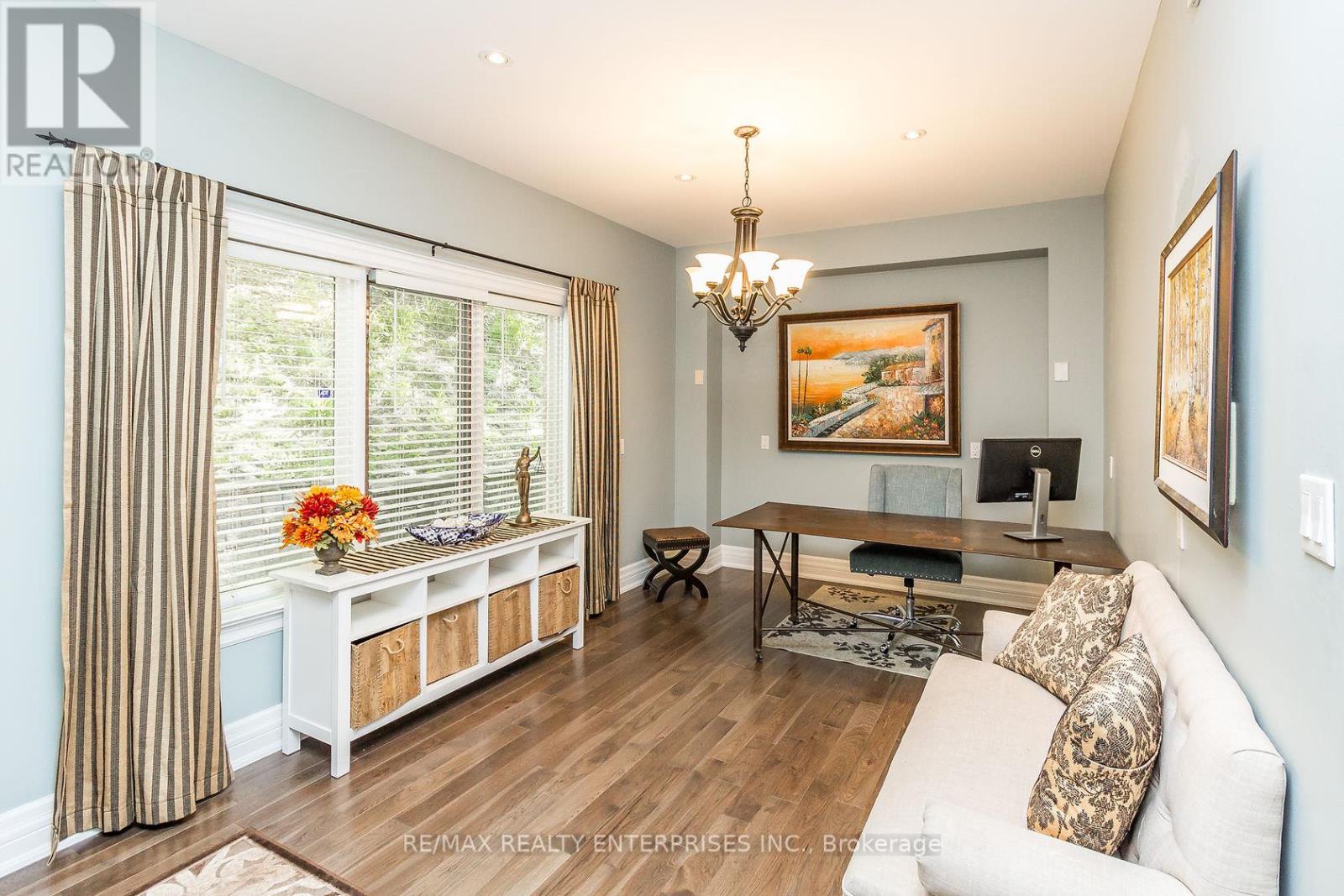 Photo 24 of 2045 Heartwood Court, Mississauga ON