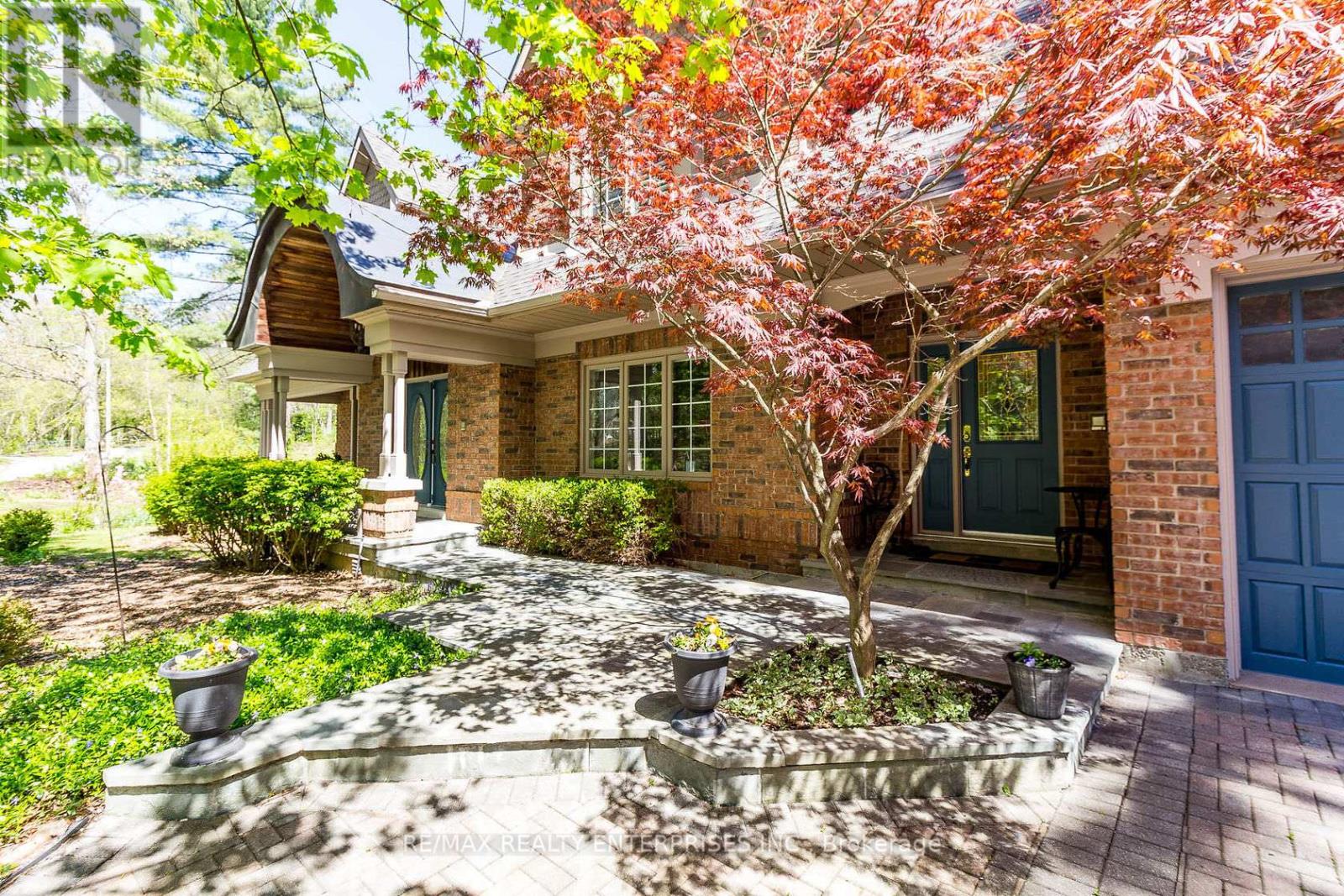 Photo 9 of 2045 Heartwood Court, Mississauga ON