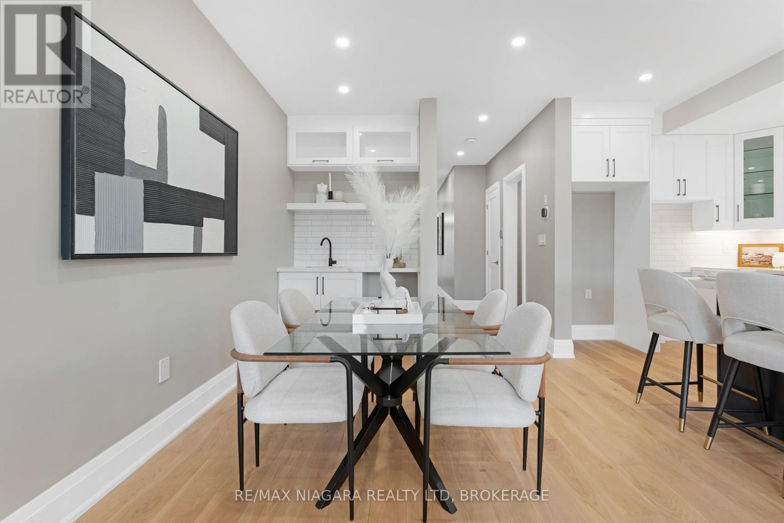 Photo 15 of 6208 Curlin Crescent, Niagara Falls ON