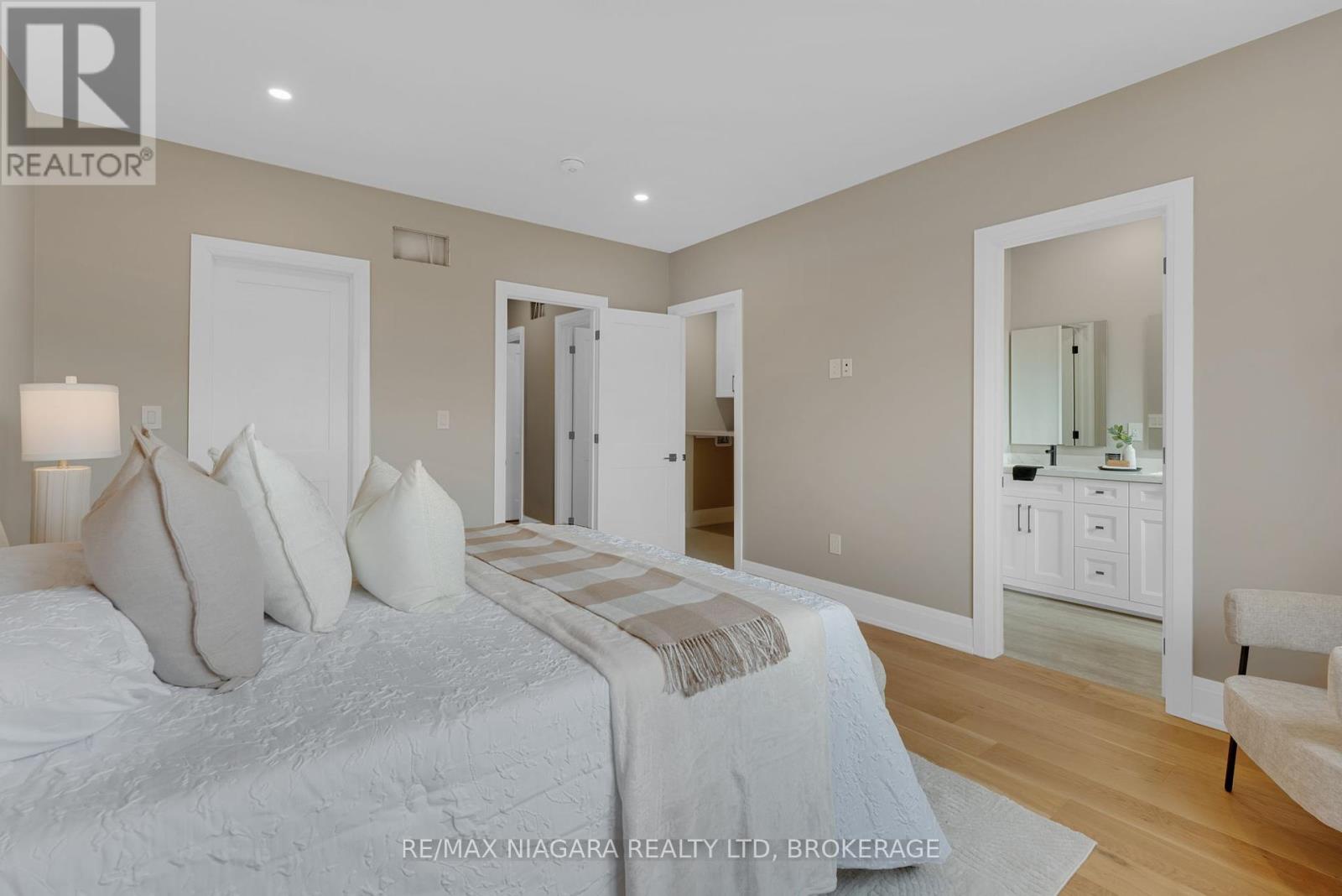 Photo 20 of 6208 Curlin Crescent, Niagara Falls ON