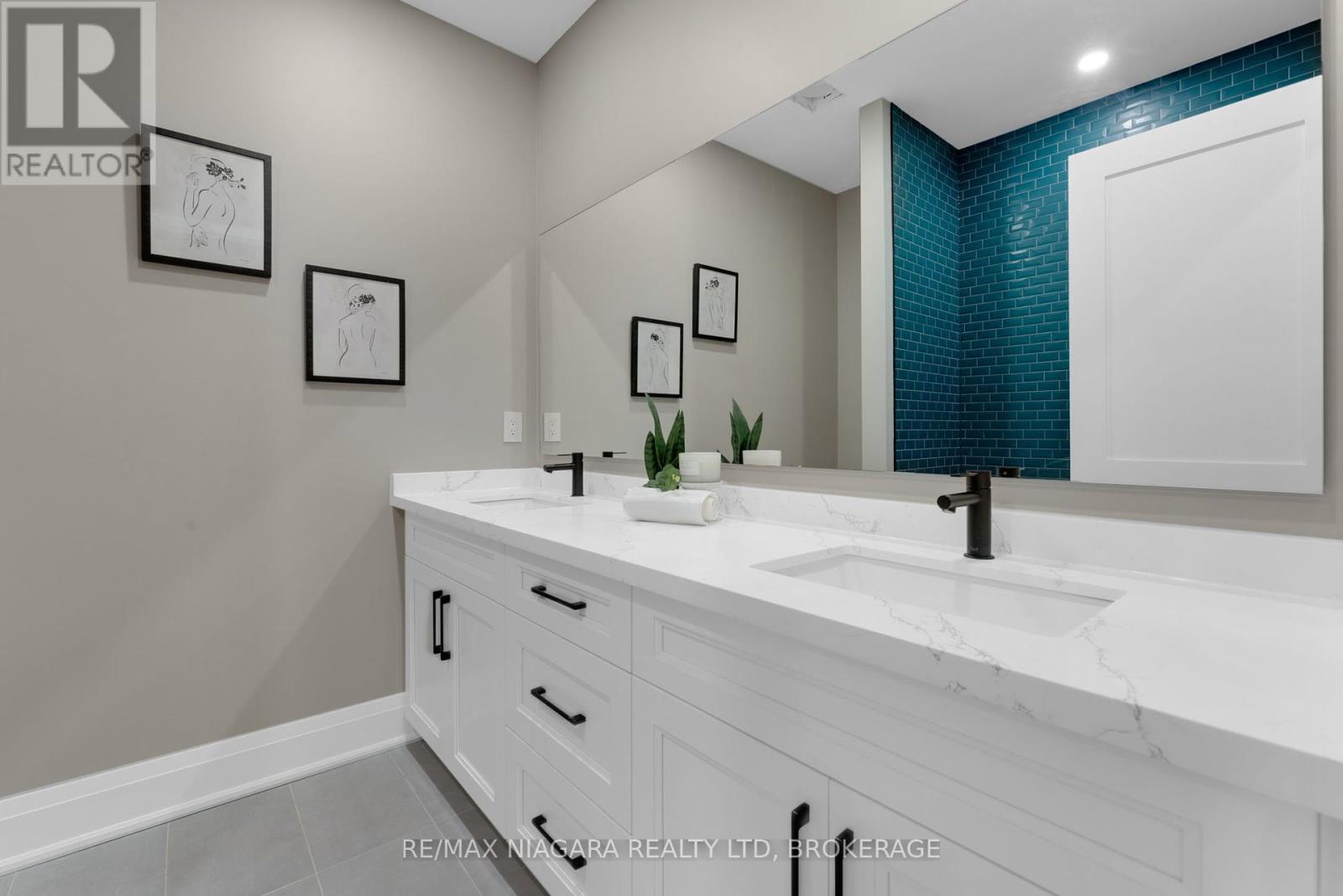 Photo 25 of 6208 Curlin Crescent, Niagara Falls ON