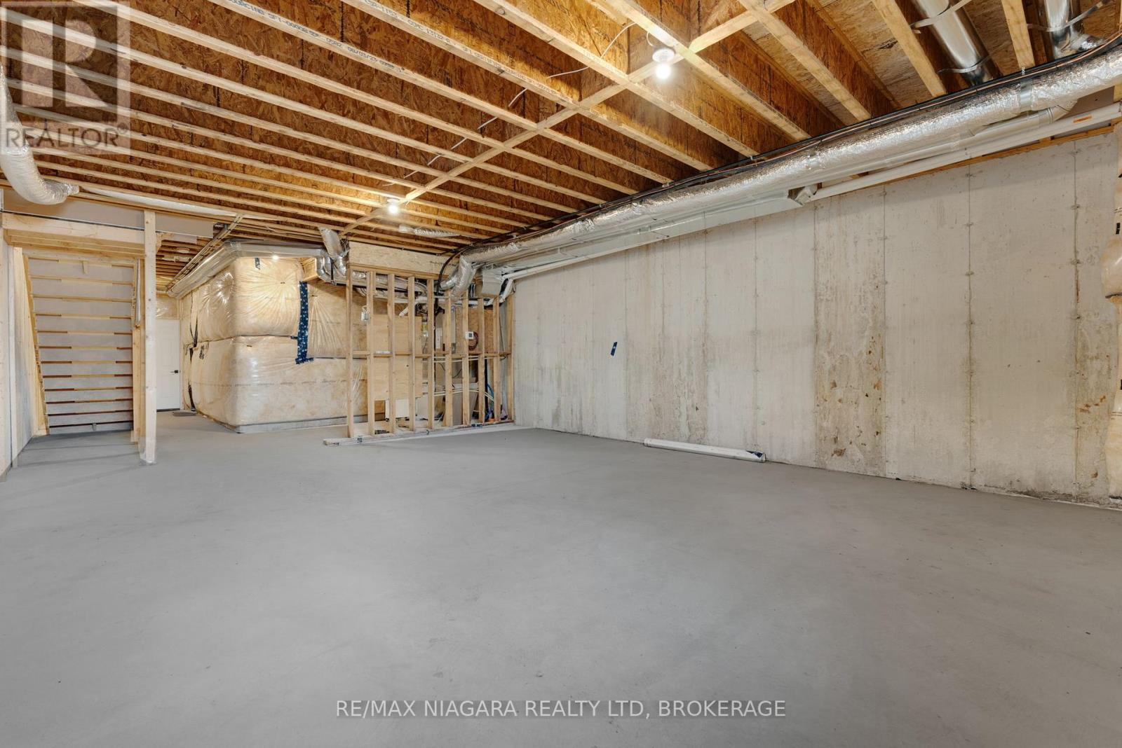 Photo 28 of 6208 Curlin Crescent, Niagara Falls ON
