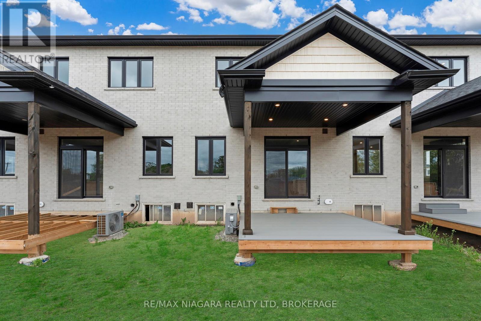 Photo 31 of 6208 Curlin Crescent, Niagara Falls ON