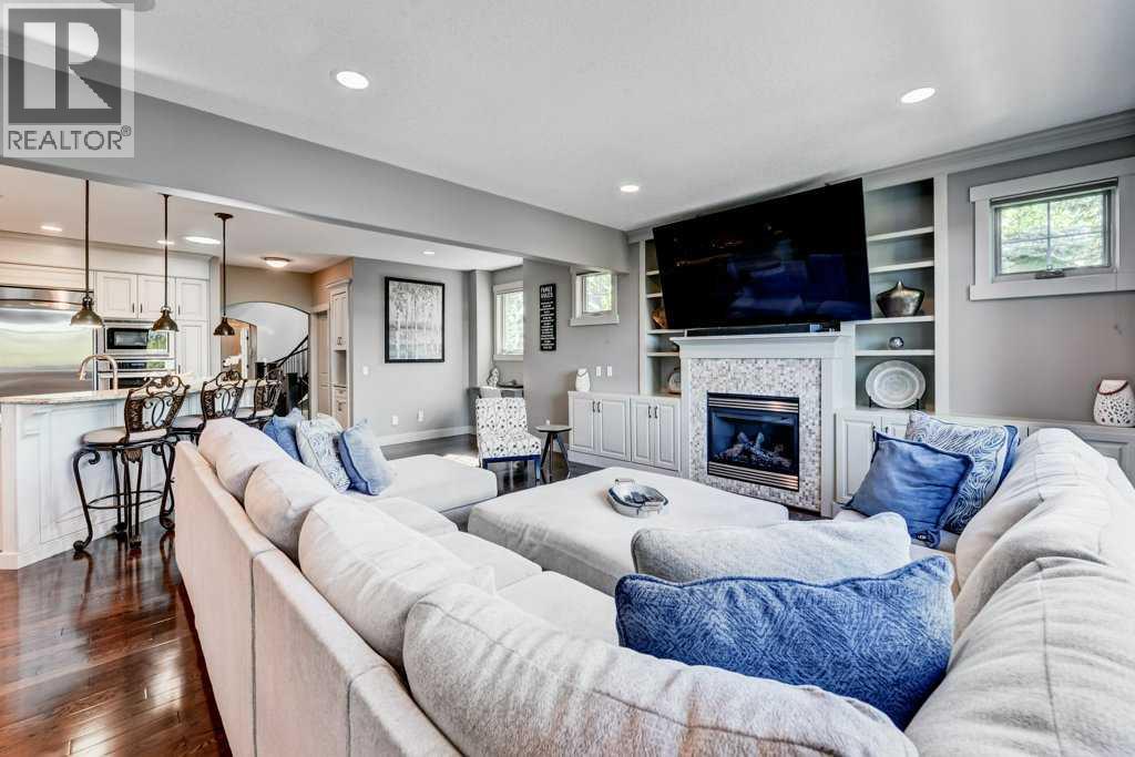 Single Family House for Sale in  Aspen Meadows Green SW Aspen Woods Calgary 