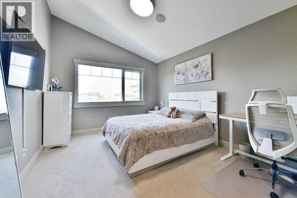 Single Family House for Sale in  Aspen Meadows Green SW Aspen Woods Calgary 