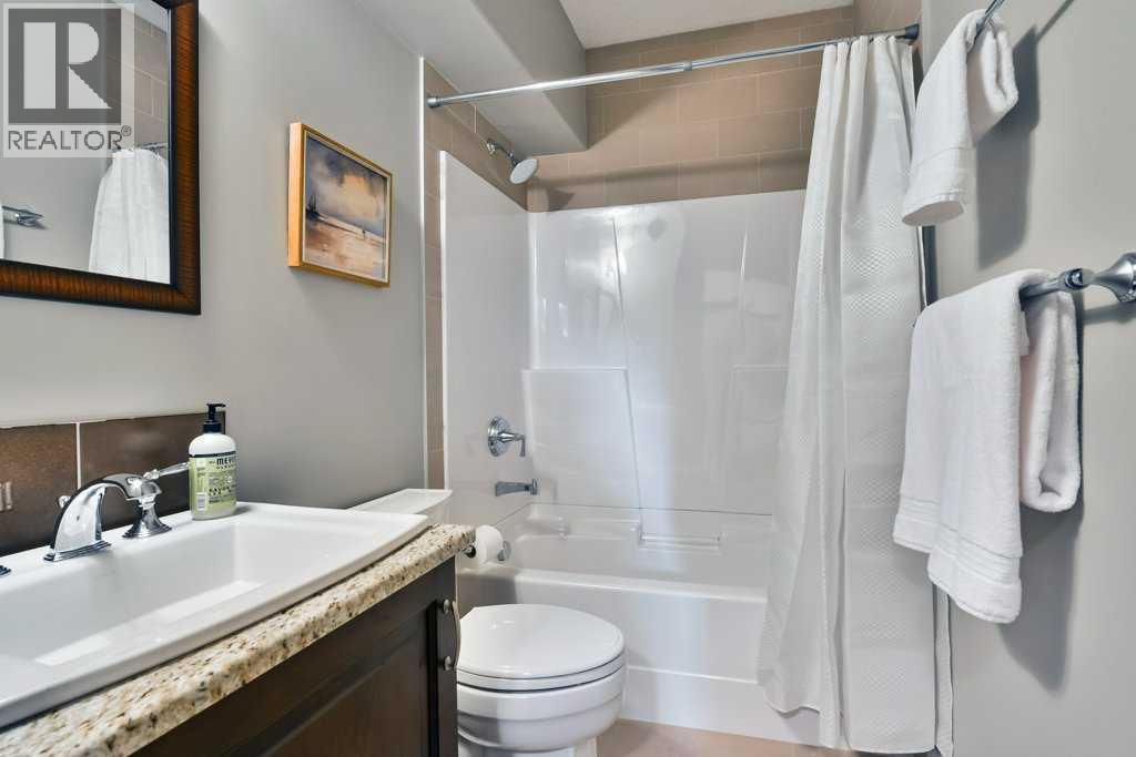 Single Family House for Sale in  Aspen Meadows Green SW Aspen Woods Calgary 