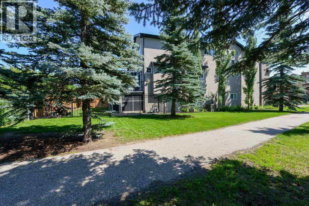 Single Family House for Sale in  Aspen Meadows Green SW Aspen Woods Calgary 