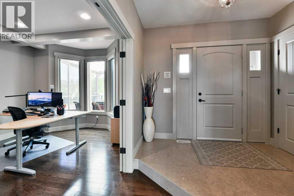 Single Family House for Sale in  Aspen Meadows Green SW Aspen Woods Calgary 